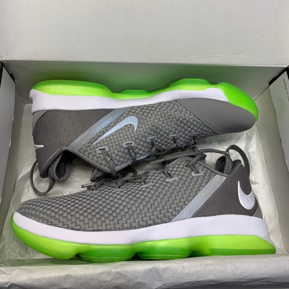 Labron XIV Low top Basketball Shoes